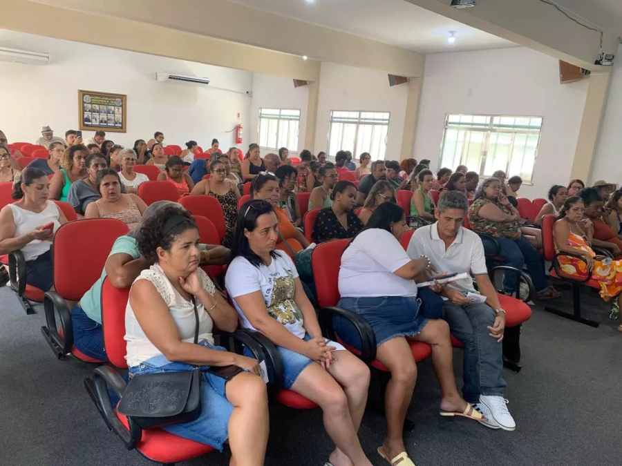 Servidores da educação de Seropédica mantêm estado de greve